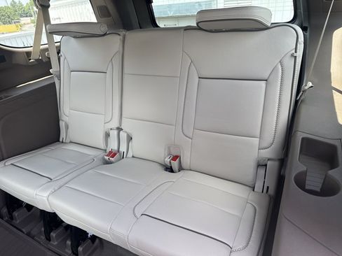 New 2026 GMC Yukon XL Denali w/ LPO, Floor Liner Package AWD/4WD image 5