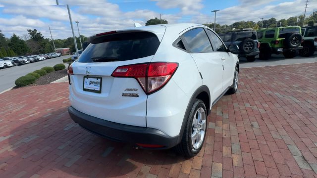 Used 2018 Honda HR-V LX image 2