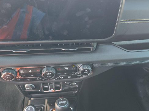 Used 2024 Jeep Wrangler Sahara w/ Technology Group image 9