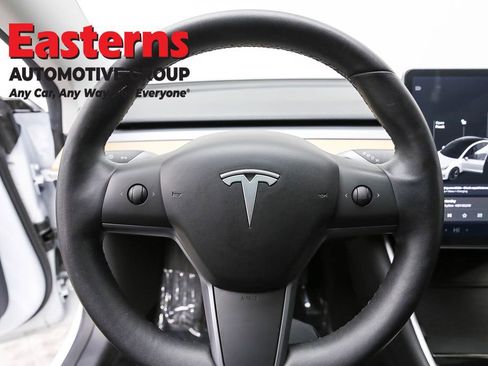 Used 2019 Tesla Model 3 Standard Range RWD image 10