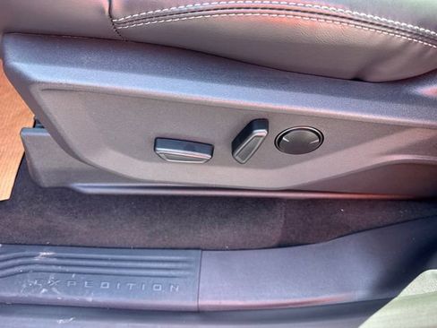 New 2026 Ford Expedition Platinum image 26