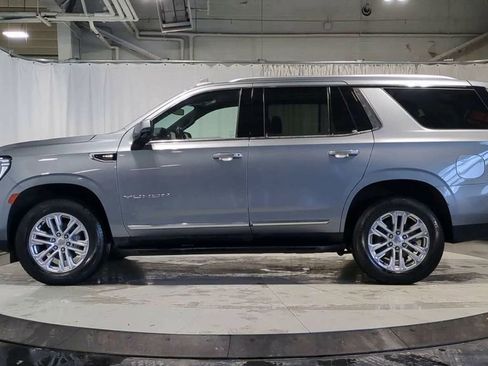 Used 2023 GMC Yukon SLT w/ SLT Luxury Package image 5