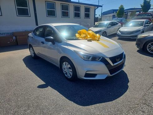 Used 2021 Nissan Versa S FWD image 2