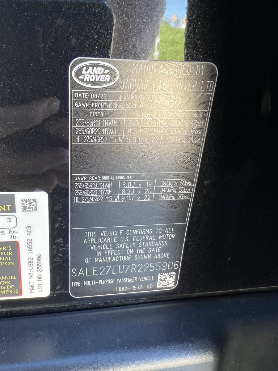 Used 2024 Land Rover Defender 110 X-Dynamic SE AWD/4WD image 36