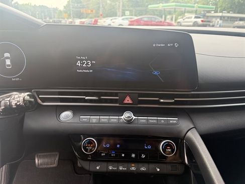 Used 2023 Hyundai Elantra SEL w/ Convenience Package image 22