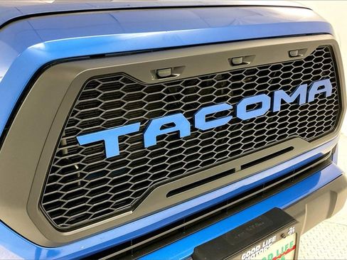 Used 2017 Toyota Tacoma TRD Off-Road image 26