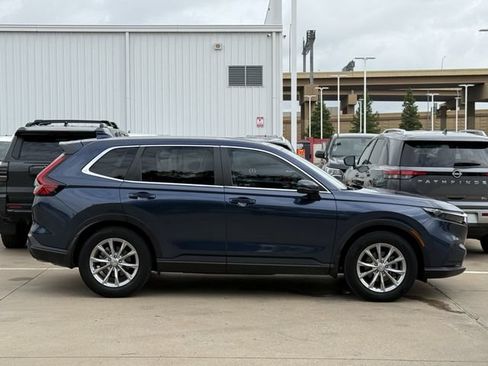 Used 2025 Honda CR-V EX image 3