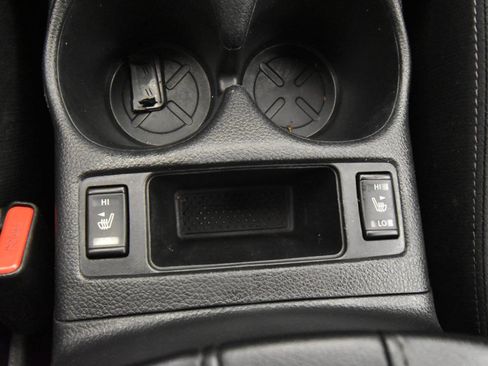 Used 2018 Nissan Rogue SV image 18