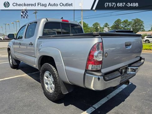 Used 2015 Toyota Tacoma 4x4 Double Cab w/ TRD Off-Road Package image 3