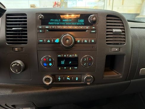 Used 2011 Chevrolet Silverado 1500 LT w/ All-Star Edition AWD/4WD image 16