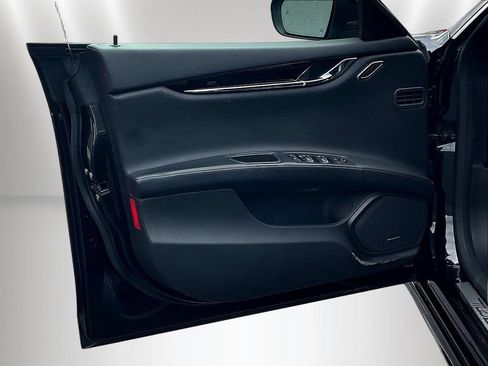 Used 2022 Maserati Quattroporte Modena RWD image 20