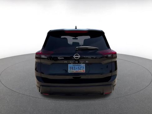 Used 2025 Nissan Rogue SV FWD image 10