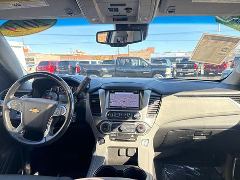 Used 2019 Chevrolet Suburban LT image 25