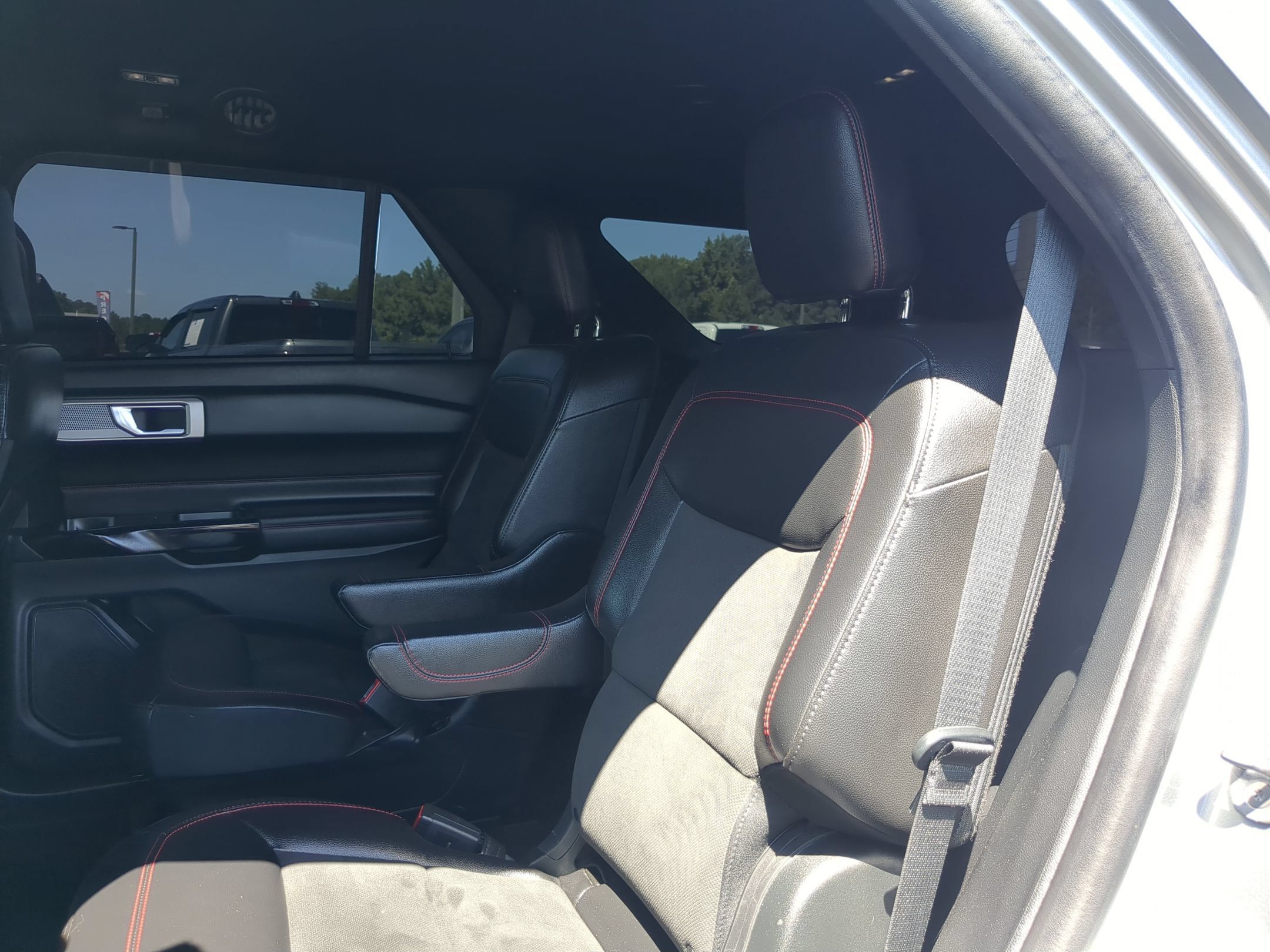 Used 2023 Ford Explorer ST-Line w/ Class IV Trailer Tow Package RWD image 24