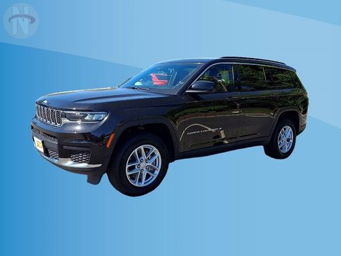 Used 2024 Jeep Grand Cherokee L Laredo AWD/4WD image 4