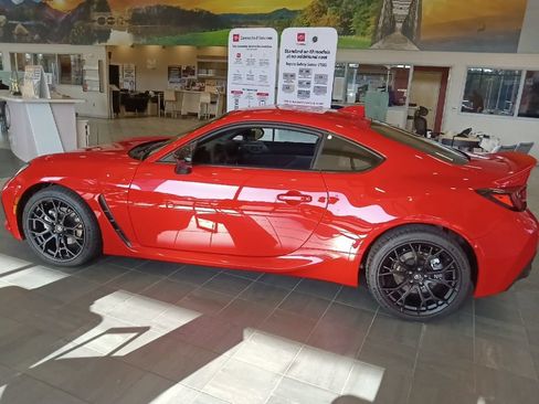 New 2026 Toyota GR86 Premium RWD image 6