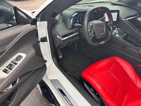 Used 2025 Chevrolet Corvette Z06 image 18