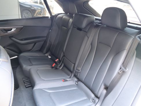 Used 2019 Audi Q8 Prestige w/ Towing Package AWD/4WD image 32