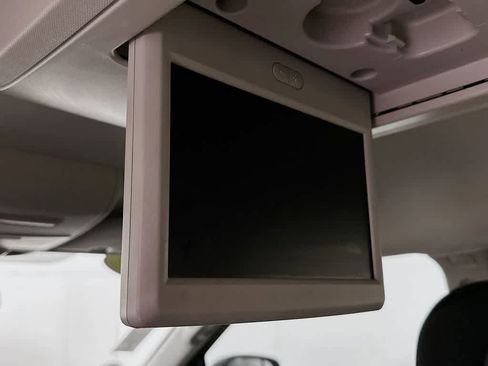 Used 2018 Dodge Grand Caravan SE w/ UConnect Hands-Free Group image 31