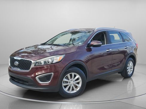 Certified 2017 Kia Sorento LX image 2