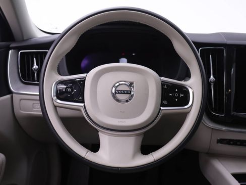 Certified 2024 Volvo XC60 B5 Plus AWD/4WD image 18