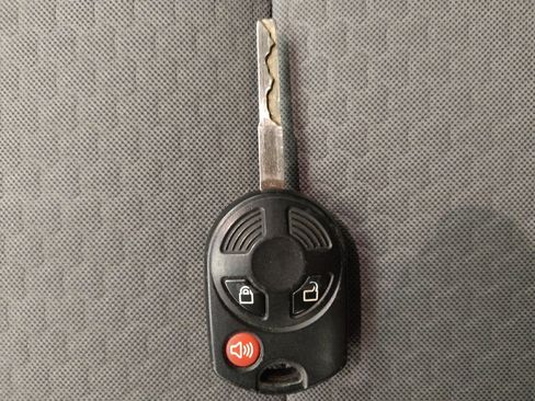 Used 2018 Ford Escape SE w/ SE Sync 3 Package image 32