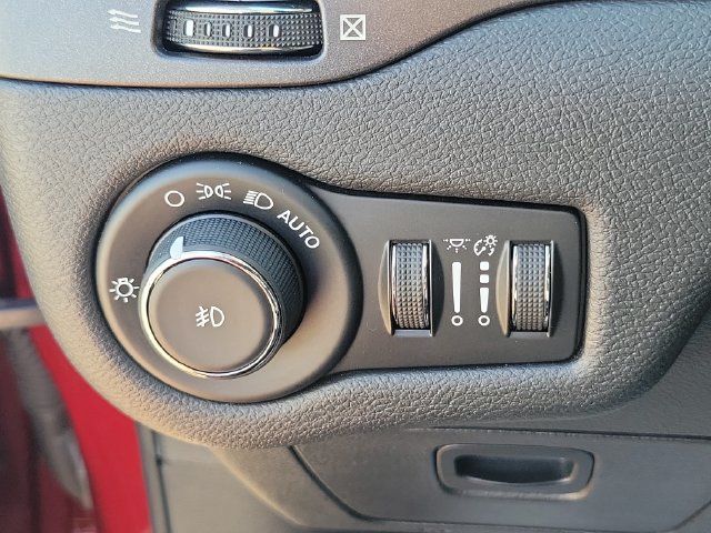 Used 2020 Jeep Cherokee Trailhawk w/ Cold Weather Group AWD/4WD image 10