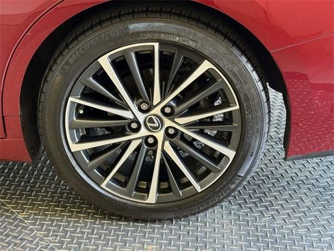 Certified 2022 Lexus ES 350 w/ Premium Package image 13