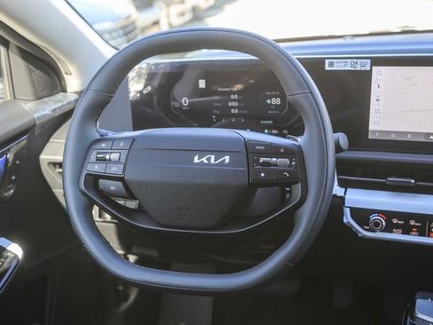New 2025 Kia EV6 Wind image 18