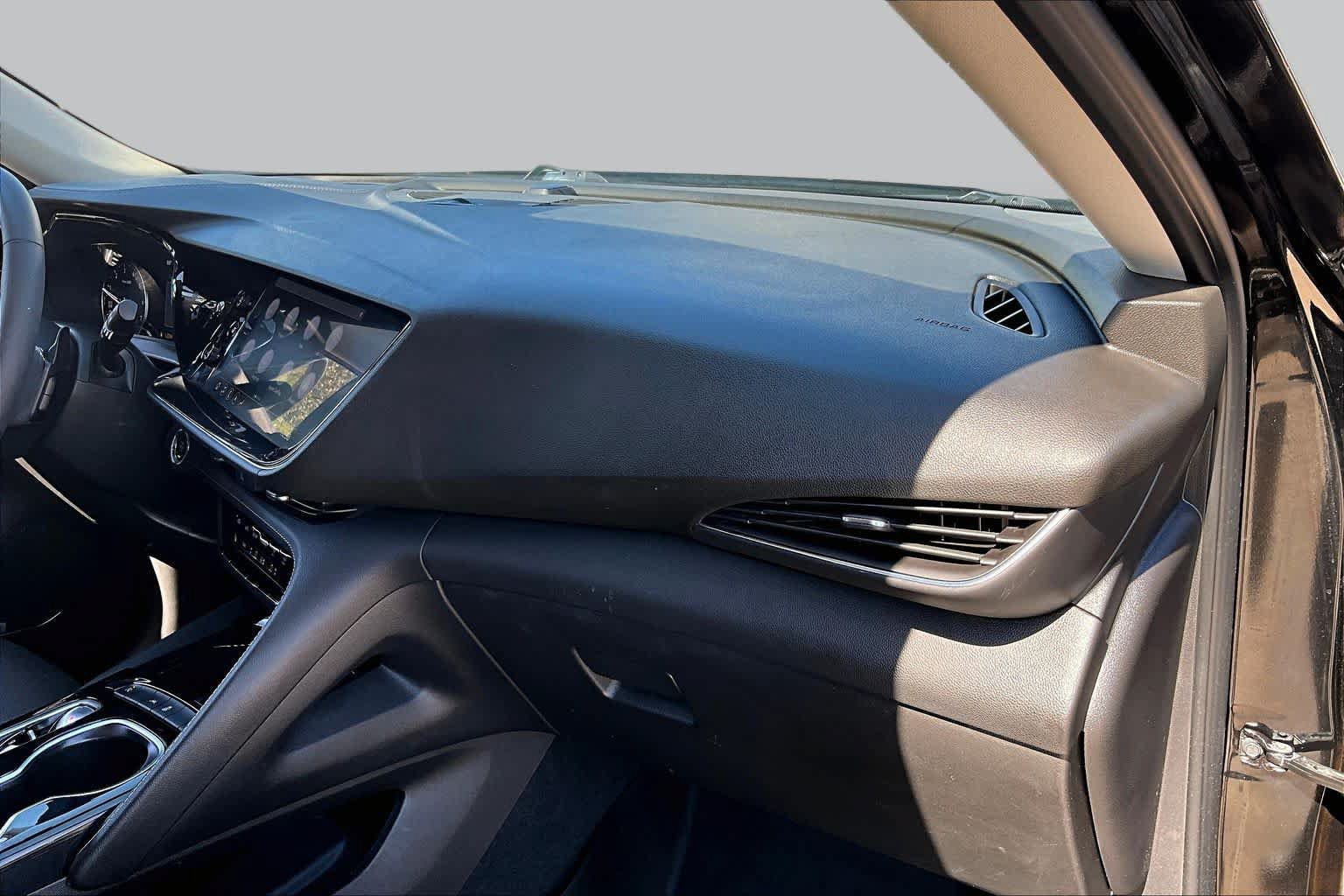 Used 2021 Buick Envision Essence w/ Technology Package I FWD image 17