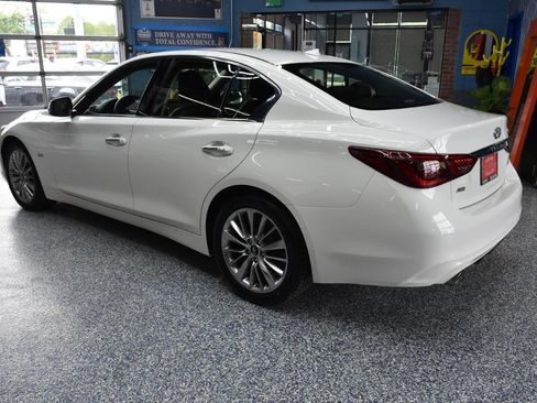 Used 2019 INFINITI Q50 Luxe w/ Essential Package (3.0T Luxe) AWD/4WD image 7