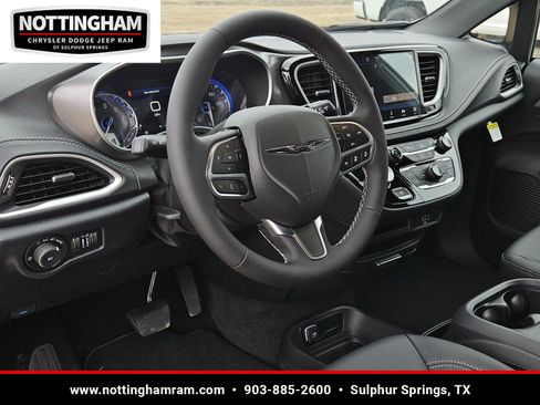 New 2026 Chrysler Pacifica Select image 20