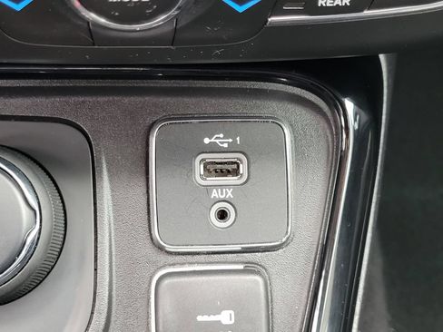 Used 2021 Jeep Compass Limited AWD/4WD image 13