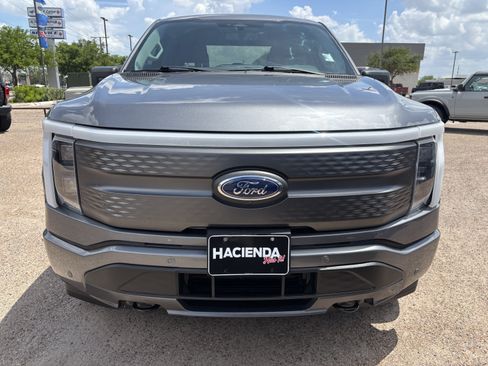 Used 2023 Ford F150 Lightning XLT AWD/4WD image 6