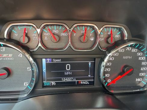 Used 2018 Chevrolet Silverado 1500 LT w/ Midnight Edition AWD/4WD image 22