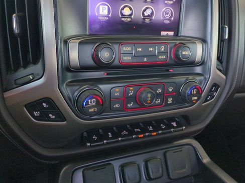Used 2015 GMC Sierra 2500 Denali w/ Duramax Plus Package AWD/4WD image 27