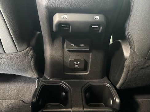 Used 2020 Jeep Wrangler Unlimited Sahara AWD/4WD image 18