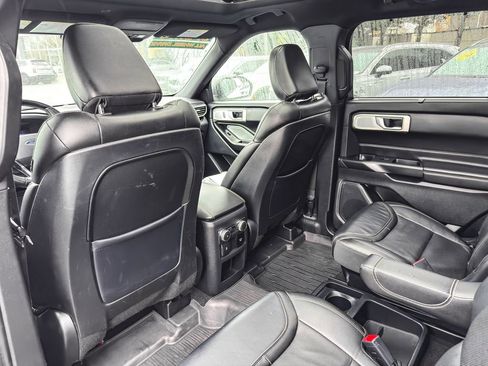 Used 2020 Ford Explorer ST w/ ST High-Performance Pack image 13