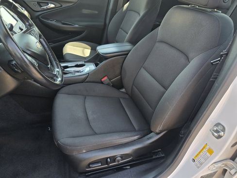 Used 2018 Chevrolet Malibu LT w/ Sport Package FWD image 20