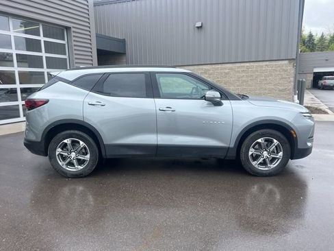 Used 2024 Chevrolet Blazer LT w/ Sound & Technology Package AWD/4WD image 4