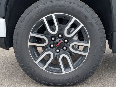 New 2026 GMC Sierra 1500 AT4 AWD/4WD image 4