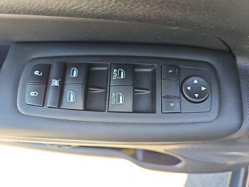 Used 2022 Jeep Grand Cherokee Limited AWD/4WD image 33