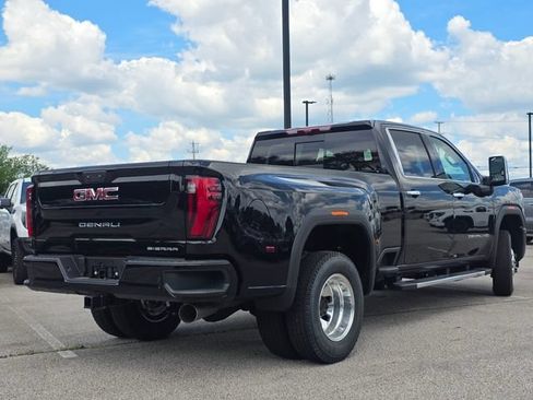 New 2026 GMC Sierra 3500 Denali w/ Denali Reserve Package AWD/4WD image 17