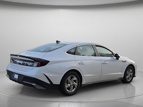 Used 2025 Hyundai Sonata SE FWD image 7