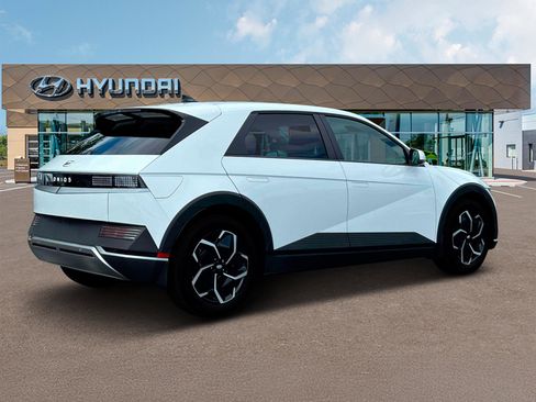 Used 2024 Hyundai Ioniq 5 SEL image 8