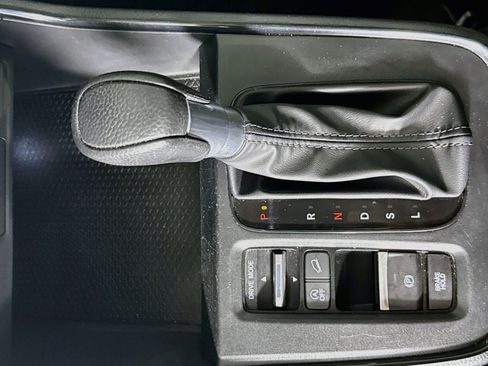 Used 2024 Honda CR-V EX image 19