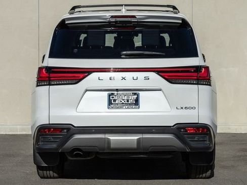 Used 2024 Lexus LX 600 4WD w/ Luxury Package image 4