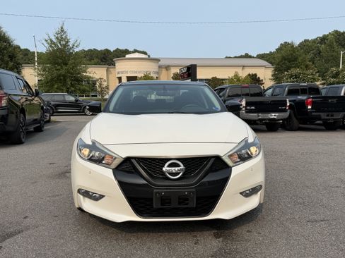 Used 2017 Nissan Maxima 3.5 SL FWD image 3
