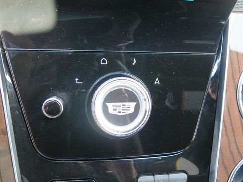 Certified 2025 Cadillac Escalade Sport Platinum w/ LPO, ONYX Package AWD/4WD image 16