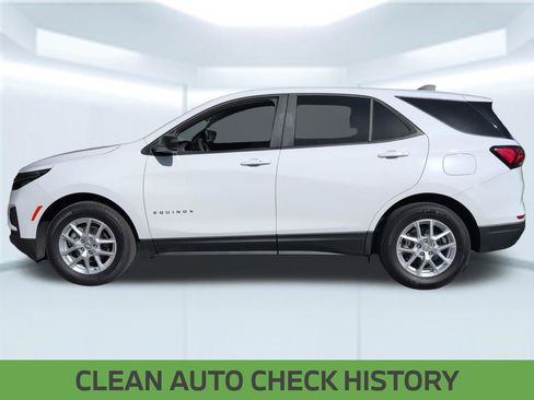 Used 2023 Chevrolet Equinox LS w/ LS Convenience Package FWD image 2